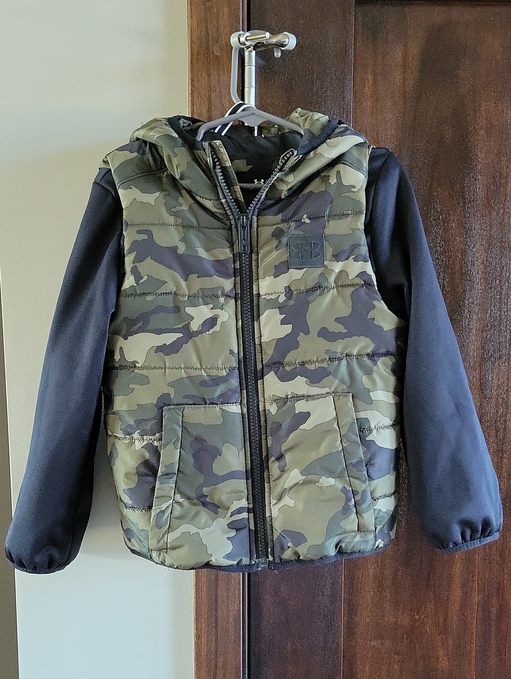 Under Armour Kids Camo Puffer Jacket with Black Sleeves - Size 5